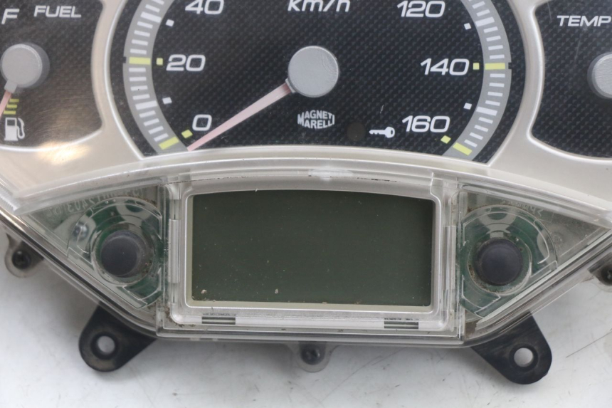 photo de TACHOMETER YAMAHA XMAX X-MAX 125 (2006 - 2009) - Technische Nahaufnahme