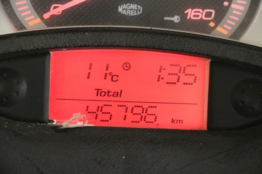 photo de TACHOMETER YAMAHA XMAX X-MAX 125 (2006 - 2009) - Details der Befestigungspunkte