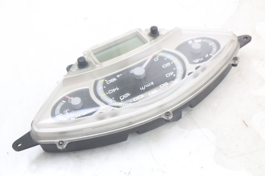 photo de TACHOMETER YAMAHA XMAX X-MAX 125 (2006 - 2009) - Oberflächenzustand und Material