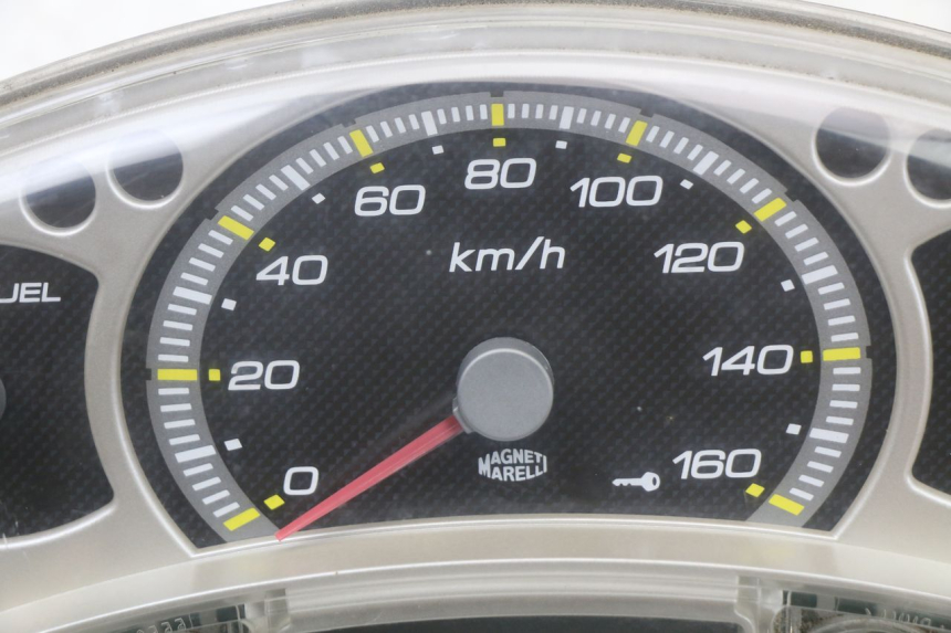 photo de TACHOMETER YAMAHA XMAX X-MAX 125 (2006 - 2009) - Zoom auf Gebrauchszustand