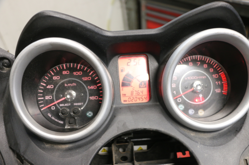 photo de TACHOMETER YAMAHA X-MAX XMAX 125 (2010 - 2013) - Zoom auf Gebrauchszustand