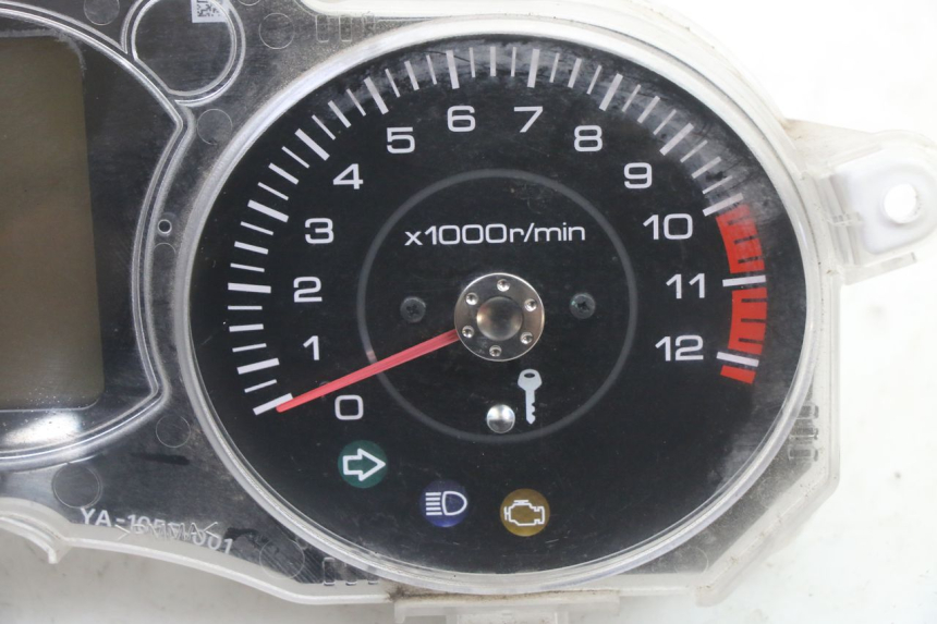 photo de TACHOMETER YAMAHA X-MAX XMAX 125 (2010 - 2013) - Technische Nahaufnahme