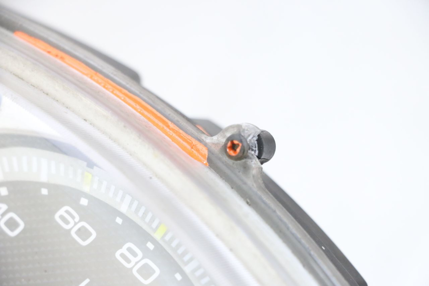 photo de TACHOMETER YAMAHA XMAX X-MAX 125 (2006 - 2009) - Zoom auf Gebrauchszustand