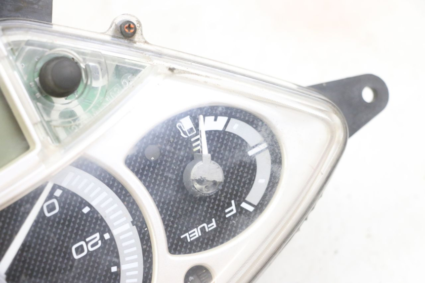 photo de TACHOMETER YAMAHA XMAX X-MAX 125 (2006 - 2009) - Technische Nahaufnahme