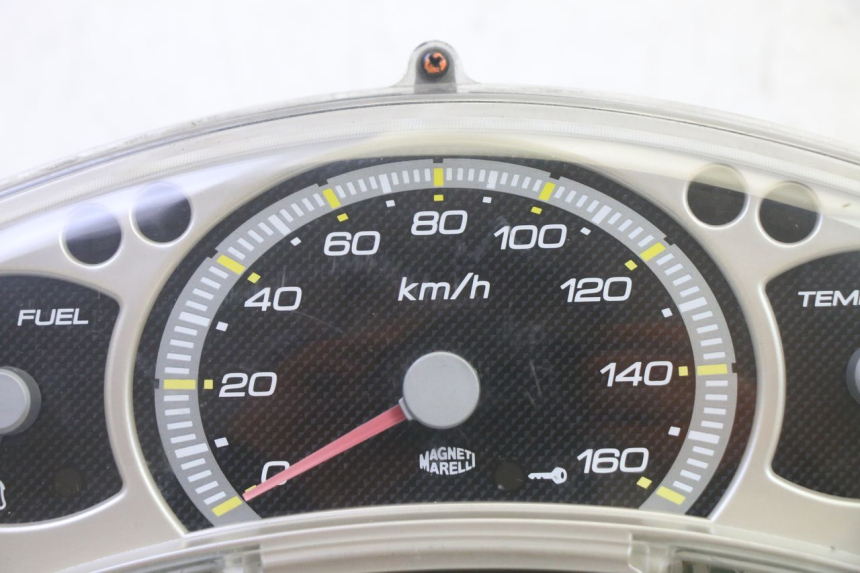 photo de TACHOMETER YAMAHA X-MAX XMAX 250 (2006 - 2009) - Zoom auf Gebrauchszustand