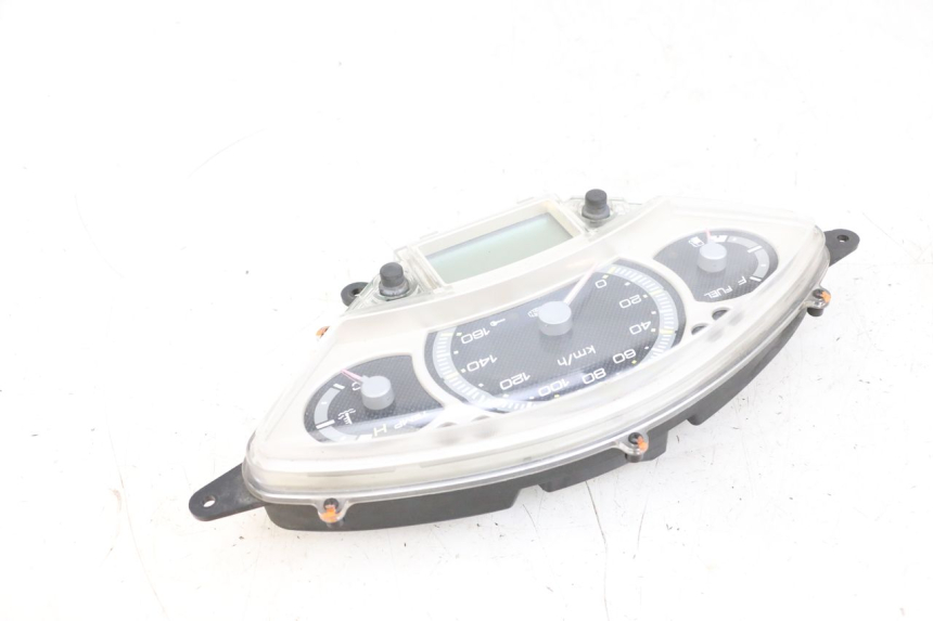 photo de TACHOMETER YAMAHA XMAX X-MAX 125 (2006 - 2009) - Oberflächenzustand und Material