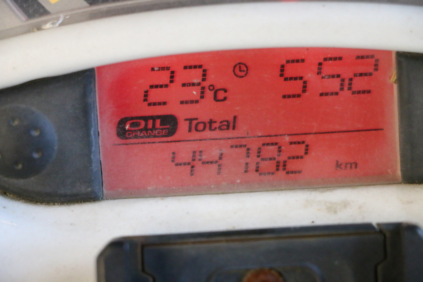 photo de TACHOMETER YAMAHA XMAX X-MAX 125 (2006 - 2009) - Details der Befestigungspunkte