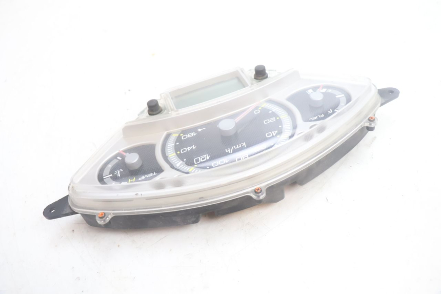photo de TACHOMETER YAMAHA XMAX X-MAX 125 (2006 - 2009) - Oberflächenzustand und Material