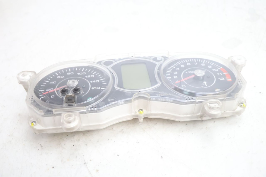 photo de TACHOMETER YAMAHA X-MAX XMAX 125 (2010 - 2013) - Technische Nahaufnahme