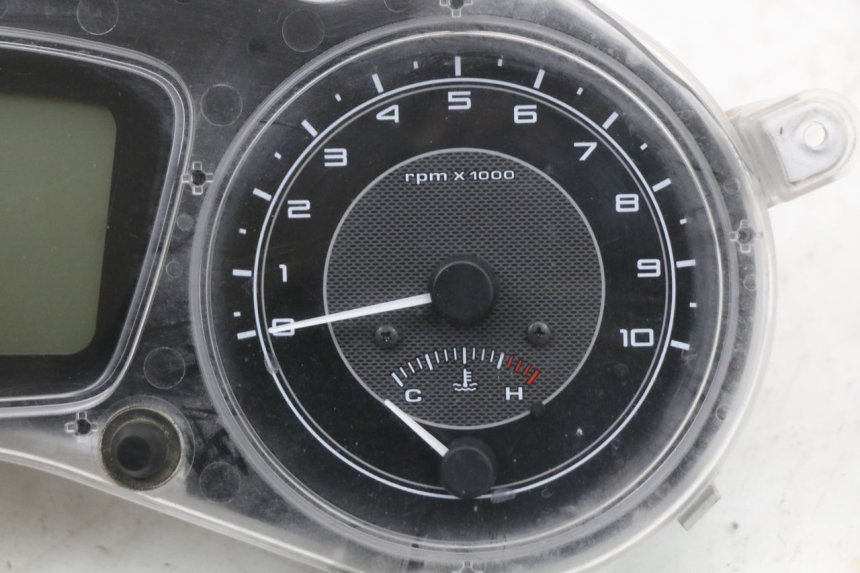 photo de TACHOMETER PIAGGIO X10 125 (2012 - 2017) - Alternative Perspektive