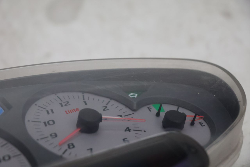 photo de TACHOMETER  PIAGGIO X8 STREET 125 (2006 - 2007) - Alternative Perspektive