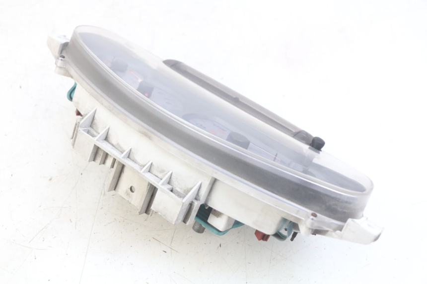 photo de TACHOMETER PIAGGIO X8 125 (2004 - 2007) - Oberflächenzustand und Material