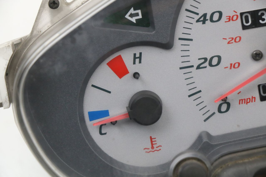 photo de TACHOMETER PIAGGIO X8 125 (2004 - 2007) - Detailansicht des Bauteils