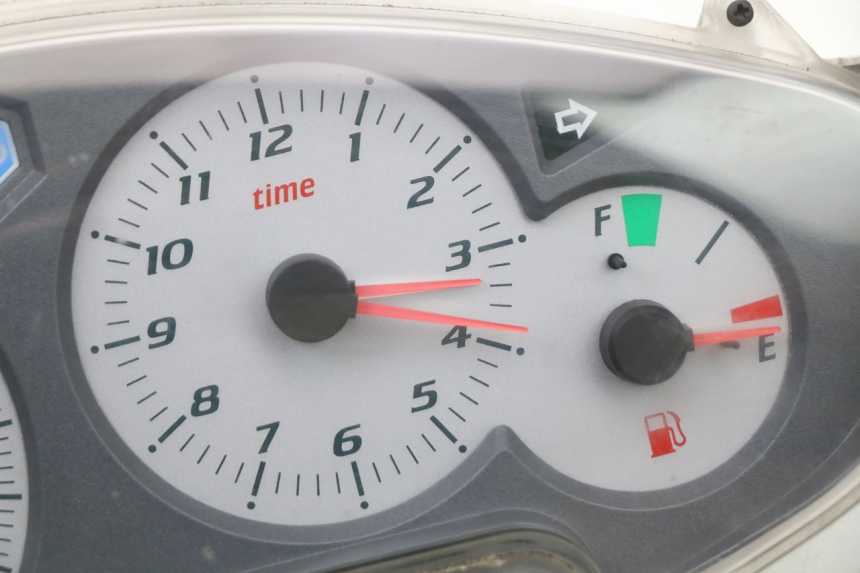 photo de TACHOMETER PIAGGIO X8 125 (2004 - 2007) - Alternative Perspektive