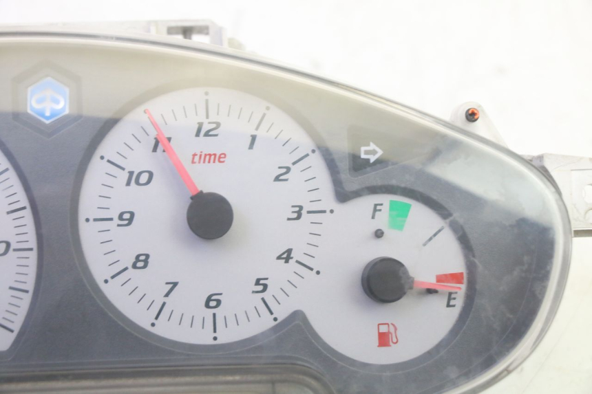photo de TACHOMETER PIAGGIO X8 125 (2004 - 2007) - Zoom auf Gebrauchszustand
