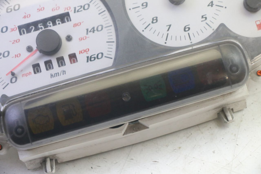photo de TACHOMETER PIAGGIO X8 125 (2004 - 2007) - Alternative Perspektive