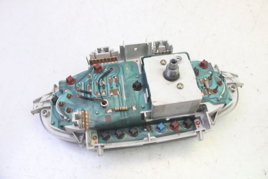 photo de TACHOMETER PIAGGIO X8 125 (2004 - 2007) - Details der Befestigungspunkte