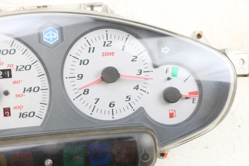 photo de TACHOMETER PIAGGIO X8 125 (2004 - 2007) - Zoom auf Komponenten