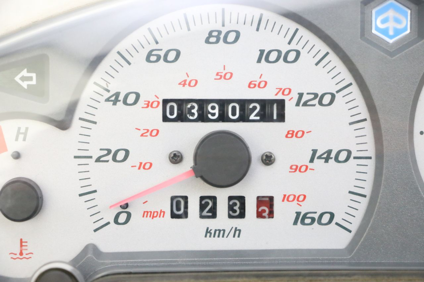 photo de TACHOMETER PIAGGIO X8 125 (2004 - 2007) - Hochauflösende Nahaufnahme