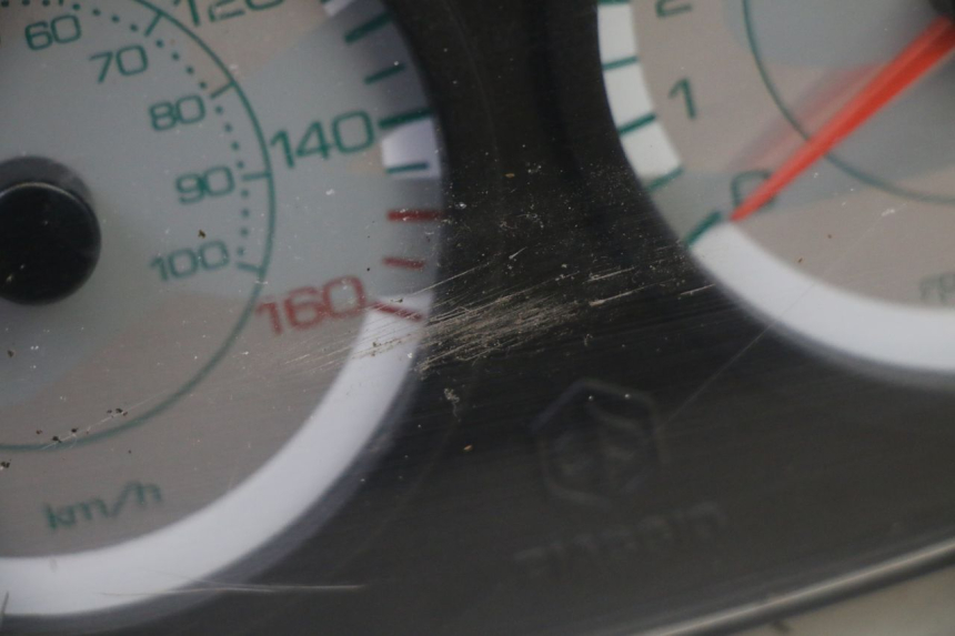photo de TACHOMETER  PIAGGIO X9 EVOLUTION 125 (2003 - 2007) - Details der Befestigungspunkte