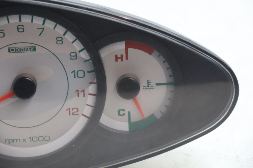 photo de TACHOMETER  PIAGGIO X9 EVOLUTION 125 (2003 - 2007) - Zoom auf Gebrauchszustand