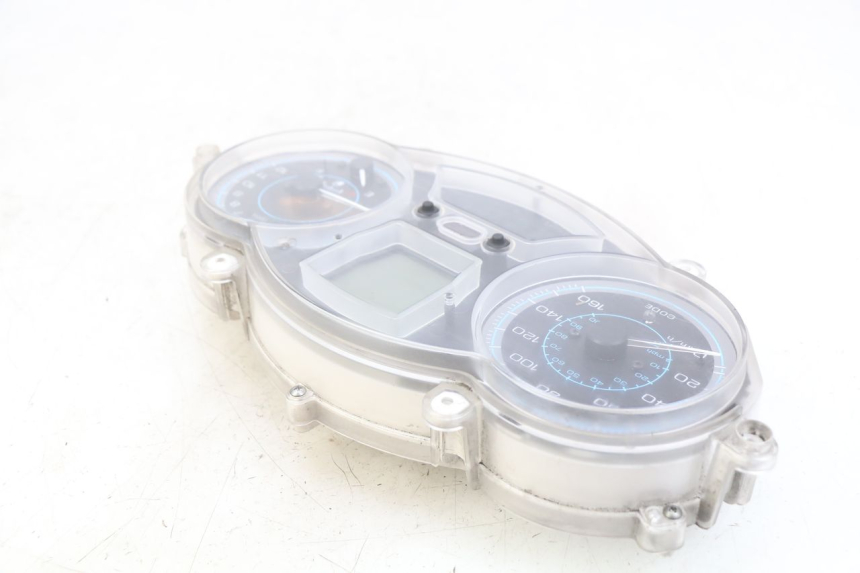 photo de TACHOMETER PIAGGIO XEVO - X EVO 125 (2007 - 2017) - Alternative Perspektive