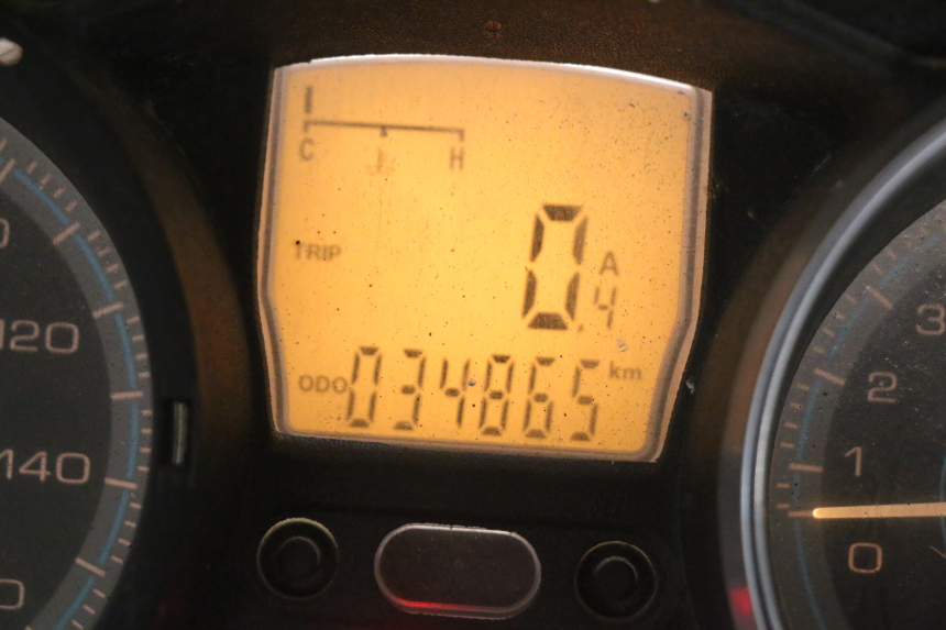 photo de TACHOMETER PIAGGIO XEVO - X EVO 125 (2007 - 2017) - Hochauflösende Nahaufnahme