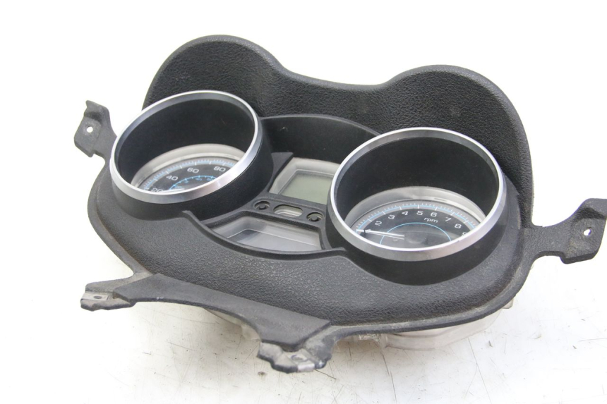 photo de TACHOMETER PIAGGIO XEVO - X EVO 125 (2007 - 2017) - Details der Befestigungspunkte