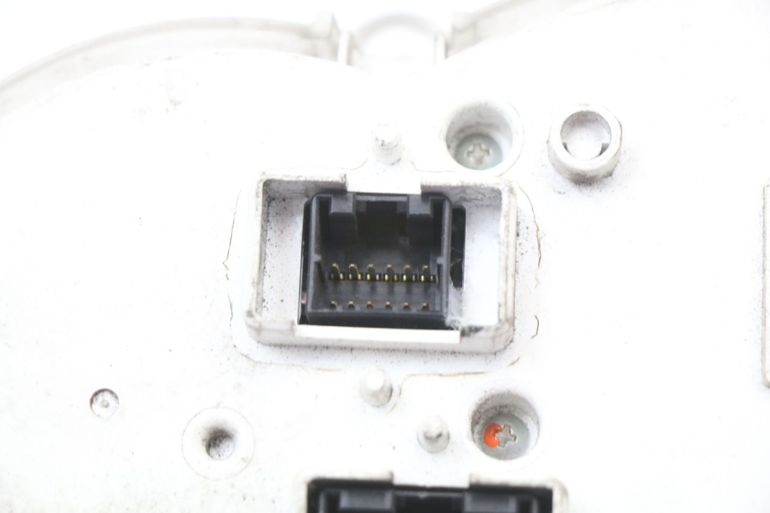 photo de TACHOMETER PIAGGIO XEVO - X EVO 125 (2007 - 2017) - Oberflächenzustand und Material