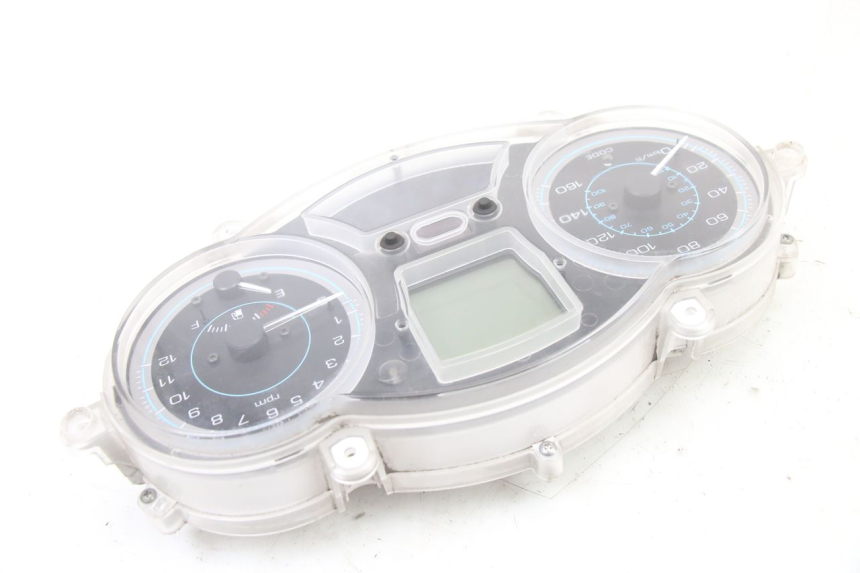 photo de TACHOMETER PIAGGIO XEVO - X EVO 125 (2007 - 2017) - Details der Befestigungspunkte