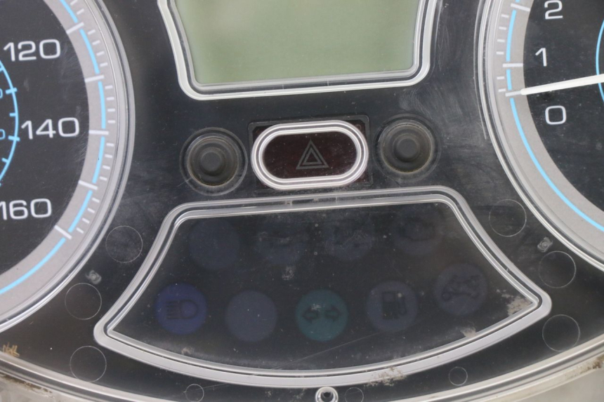 photo de TACHOMETER PIAGGIO XEVO - X EVO 125 (2007 - 2017) - Technische Nahaufnahme