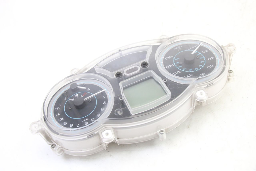 photo de TACHOMETER PIAGGIO XEVO - X EVO 125 (2007 - 2017) - Oberflächenzustand und Material