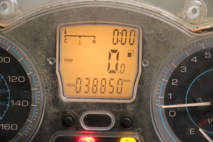 photo de TACHOMETER PIAGGIO XEVO - X EVO 125 (2007 - 2017) - Details der Befestigungspunkte