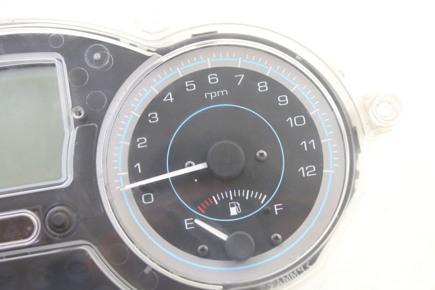photo de TACHOMETER PIAGGIO XEVO - X EVO 125 (2007 - 2017) - Details der Befestigungspunkte
