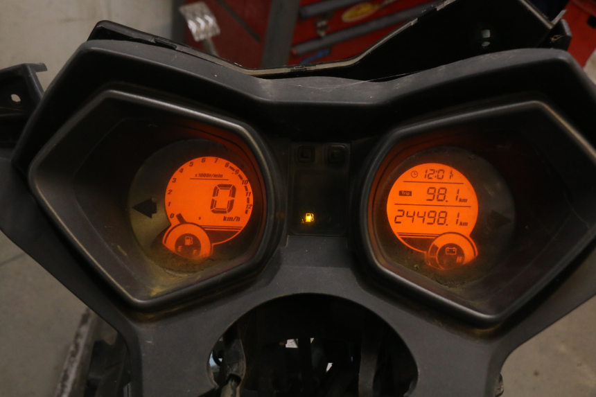 photo de TACHOMETER YAMASAKI YM T 125 (2015 - 2020) - Hochauflösende Nahaufnahme