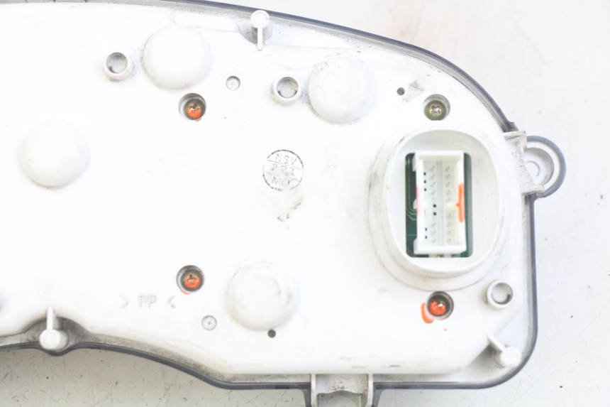 photo de TACHOMETER YAMAHA YP MAJESTY 400 (2004 - 2008) - Details der Befestigungspunkte