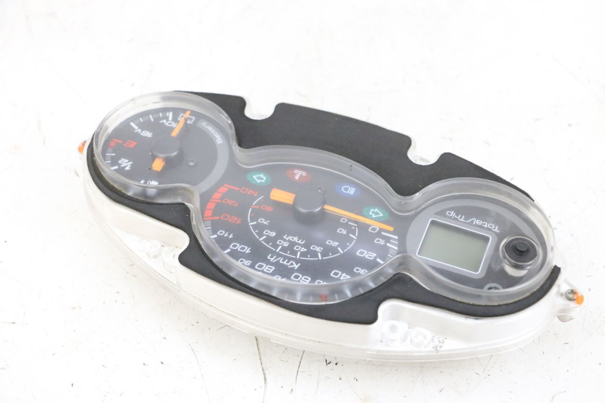 photo de TACHOMETER YAMAHA YP MAJESTY 125 (2002 - 2006) - Alternative Perspektive