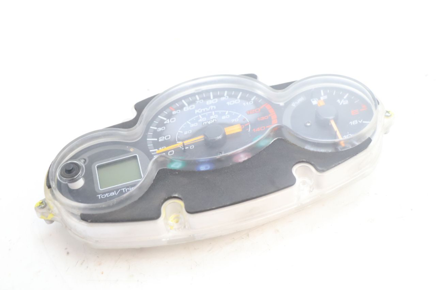 photo de TACHOMETER  YAMAHA YP MAJESTY 125 (2007 - 2010) - Technische Nahaufnahme
