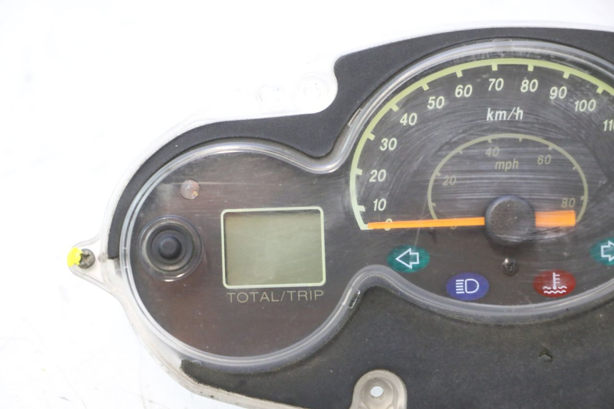 photo de TACHOMETER YAMAHA YP MAJESTY 125 (2002 - 2006) - Zoom auf Komponenten