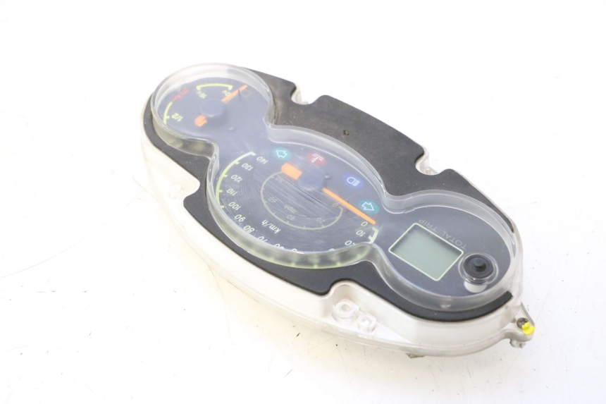 photo de TACHOMETER YAMAHA YP MAJESTY 125 (2002 - 2006) - Hochauflösende Nahaufnahme