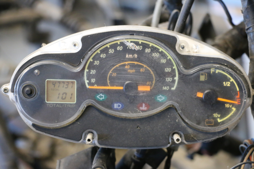 photo de TACHOMETER YAMAHA YP MAJESTY 125 (2002 - 2006) - Ergänzendes Produktfoto