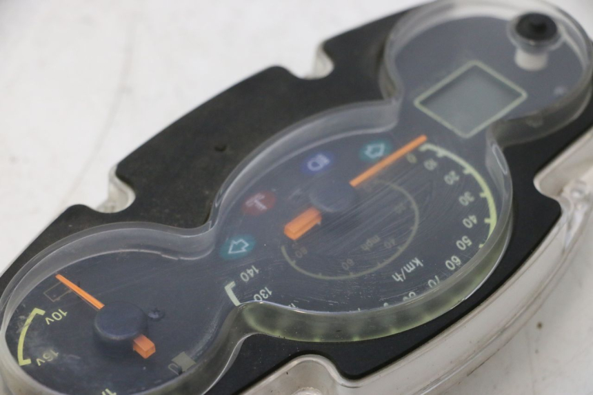photo de TACHOMETER YAMAHA YP MAJESTY 125 (2002 - 2006) - Alternativer Blickwinkel
