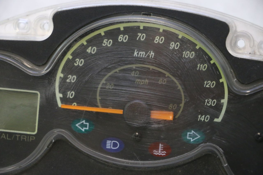 photo de TACHOMETER YAMAHA YP MAJESTY 125 (2002 - 2006) - Zoom auf Gebrauchszustand