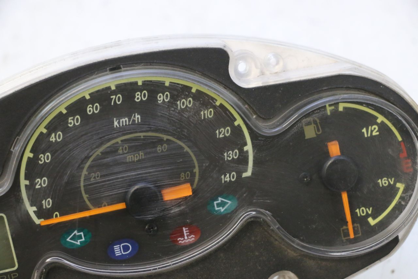 photo de TACHOMETER YAMAHA YP MAJESTY 125 (2002 - 2006) - Alternative Perspektive