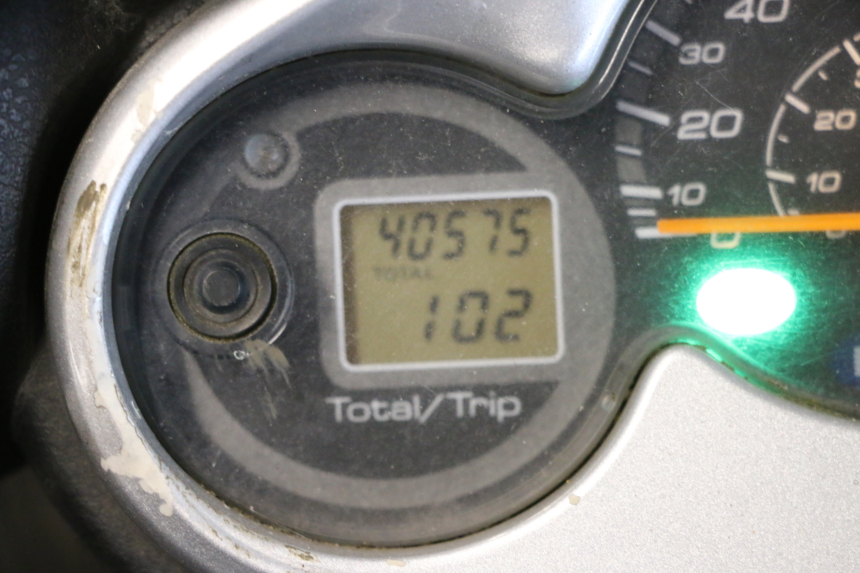 photo de TACHOMETER  YAMAHA YP MAJESTY 125 (2007 - 2010) - Charakteristische Merkmale