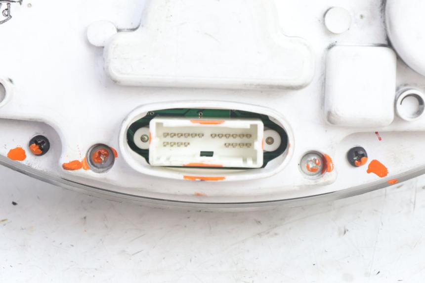 photo de TACHOMETER  YAMAHA YP MAJESTY 125 (2007 - 2010) - Details der Befestigungspunkte