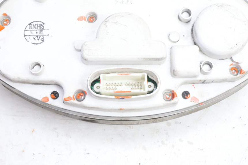 photo de TACHOMETER  YAMAHA YP MAJESTY 125 (2007 - 2010) - Oberflächenzustand und Material