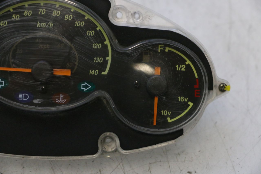 photo de TACHOMETER YAMAHA YP MAJESTY 125 (2002 - 2006) - Weitere Ansicht des Artikels