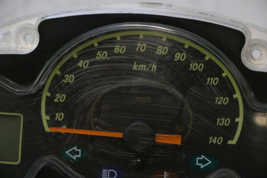 photo de TACHOMETER YAMAHA YP MAJESTY 125 (2002 - 2006) - Charakteristische Merkmale