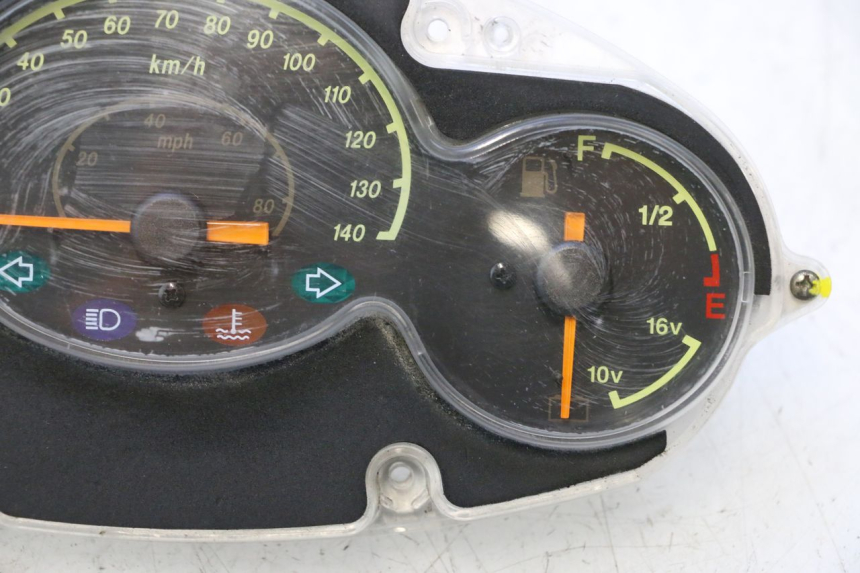 photo de TACHOMETER YAMAHA YP MAJESTY 125 (2002 - 2006) - Zoom auf Komponenten